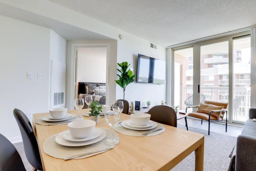 Bright Apartment Walk To Ballston Metro Arlington Exterior photo